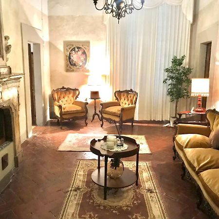 Suite Romantica Con Giardino In Dimora Storica - Camera E Appartamento - B&B Palazzo Robicci Castiglion Fiorentino Luaran gambar