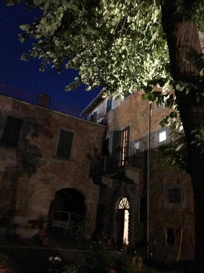Suite Romantica Con Giardino In Dimora Storica - Camera E Appartamento - B&B Palazzo Robicci Castiglion Fiorentino Luaran gambar