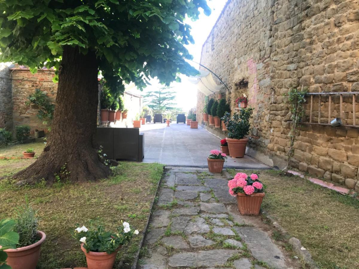 Suite Romantica Con Giardino In Dimora Storica - Camera E Appartamento - B&B Palazzo Robicci Castiglion Fiorentino Luaran gambar