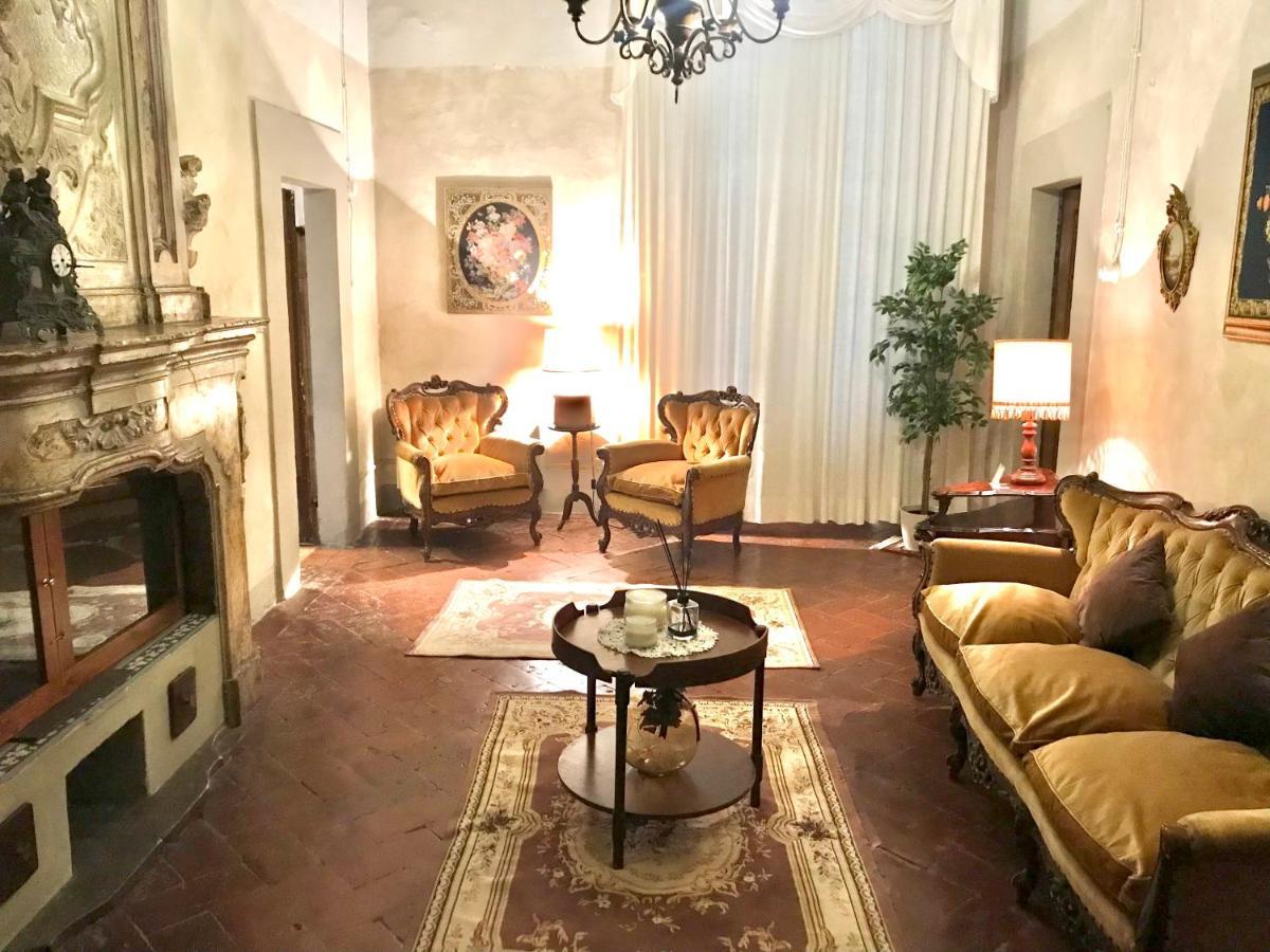 Suite Romantica Con Giardino In Dimora Storica - Camera E Appartamento - B&B Palazzo Robicci Castiglion Fiorentino Luaran gambar